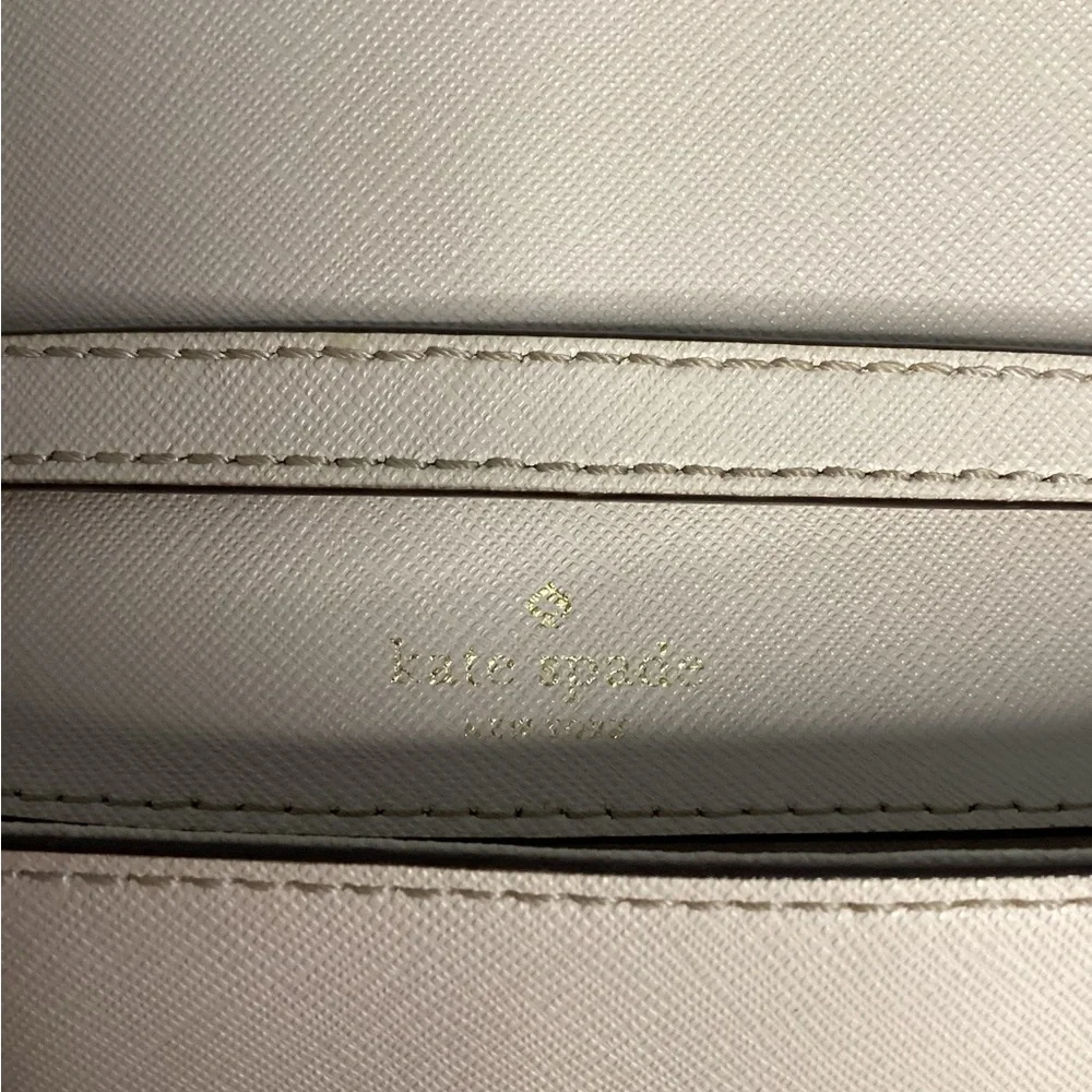 Kate Spade Beige Crossbody Bag with Gold Chain - Picture 14 of 14